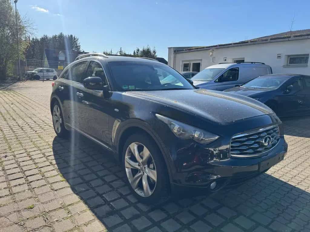 Infiniti FX FX30d S 03/2011-photo-1