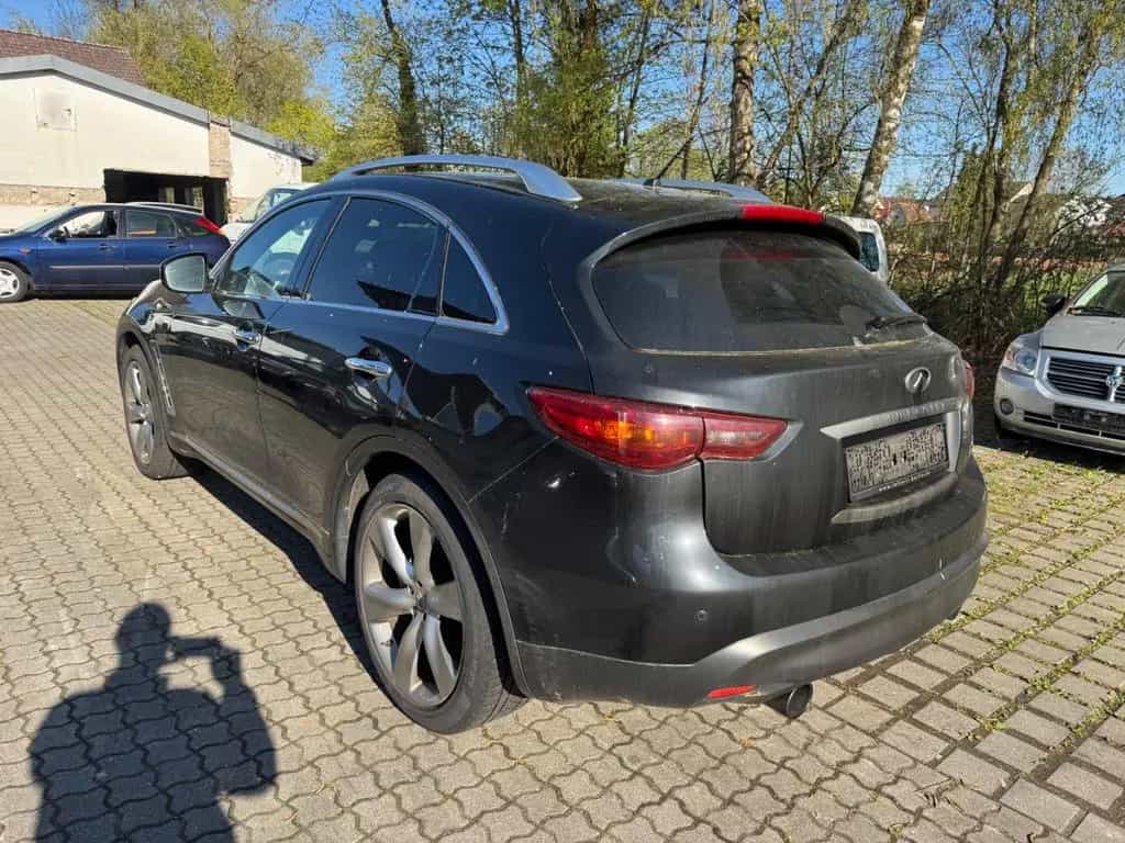 Infiniti FX FX30d S 03/2011-photo-3