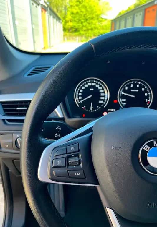BMW X1 sDrive 18i *LCI*NAVI*LED*Aut.*AHK*HiFi*el.Sitz 06/2020-photo-13