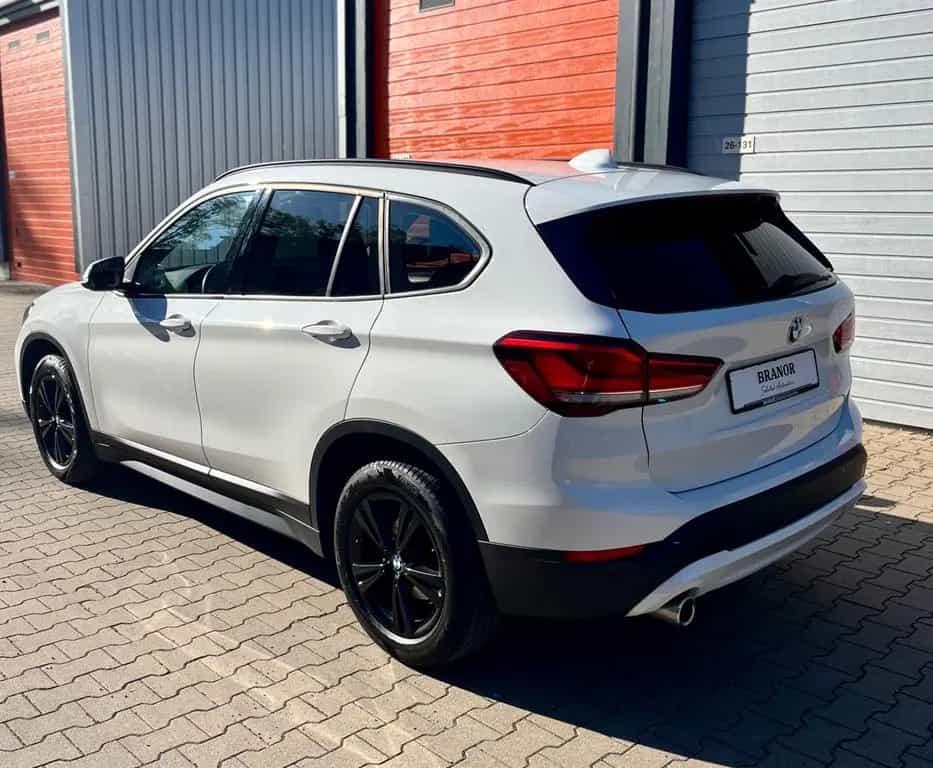 BMW X1 sDrive 18i *LCI*NAVI*LED*Aut.*AHK*HiFi*el.Sitz 06/2020-photo-3