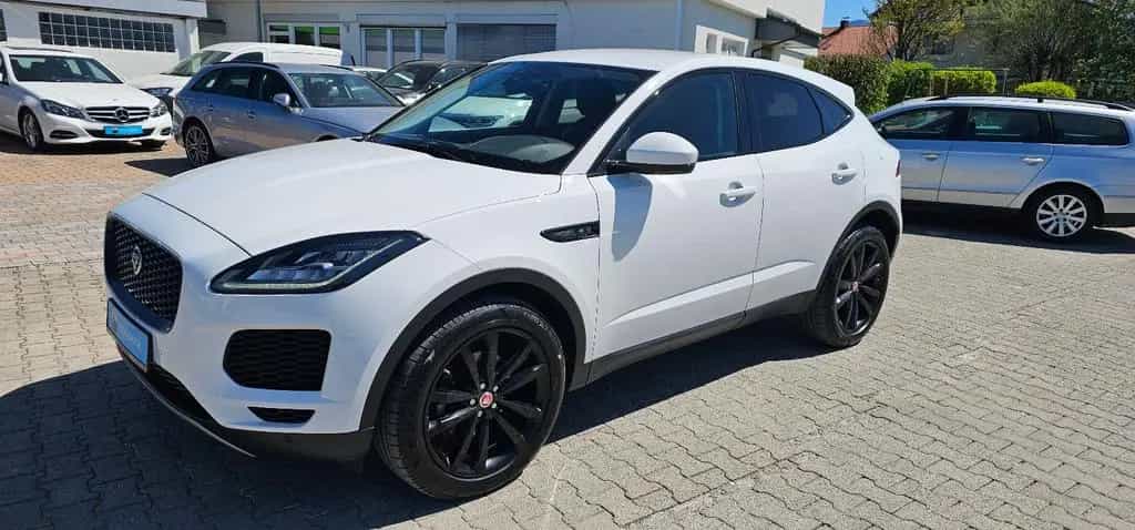 Jaguar E-Pace 03/2020-photo-1