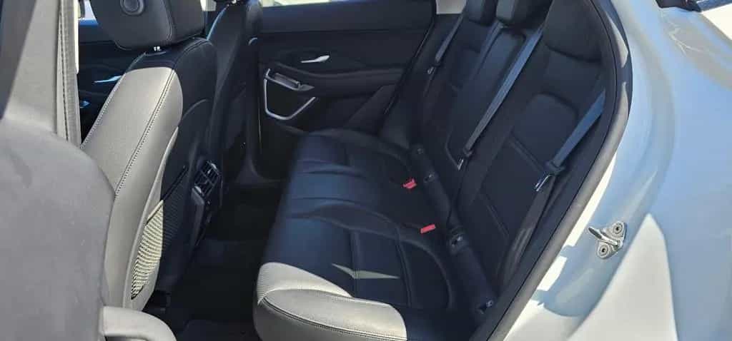 Jaguar E-Pace 03/2020-photo-14