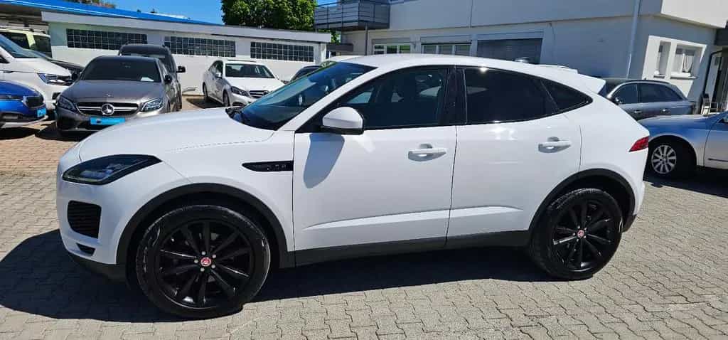 Jaguar E-Pace 03/2020-photo-2