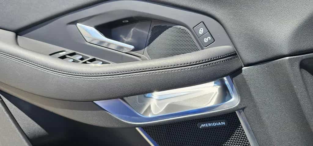 Jaguar E-Pace 03/2020-photo-24
