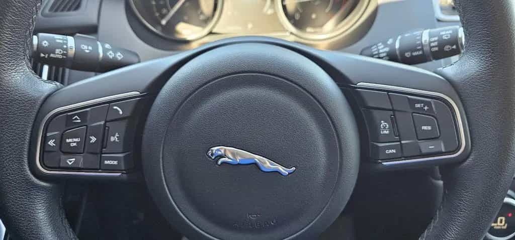 Jaguar E-Pace 03/2020-photo-29