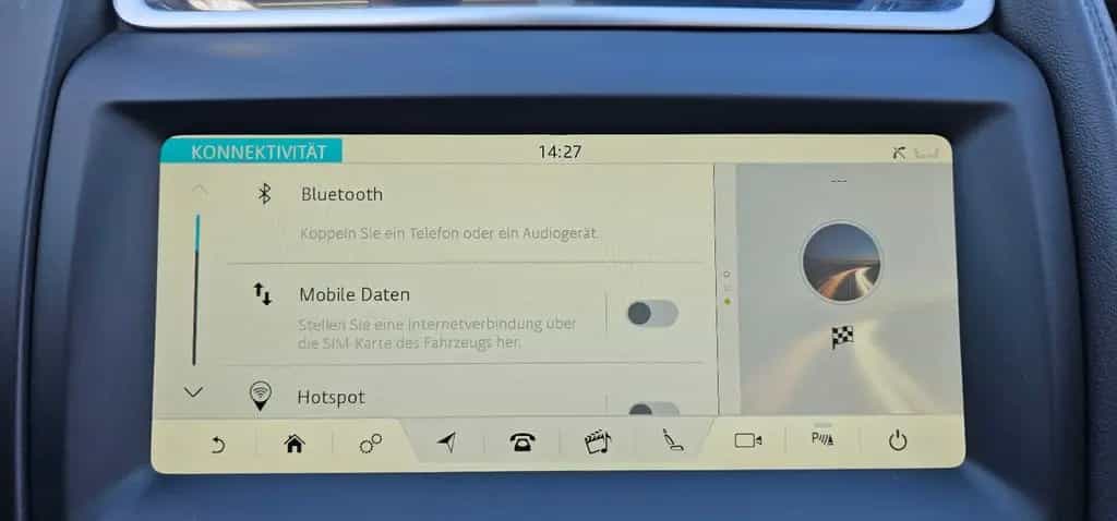 Jaguar E-Pace 03/2020-photo-38