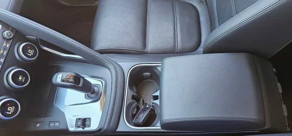 Jaguar E-Pace 03/2020-photo-44