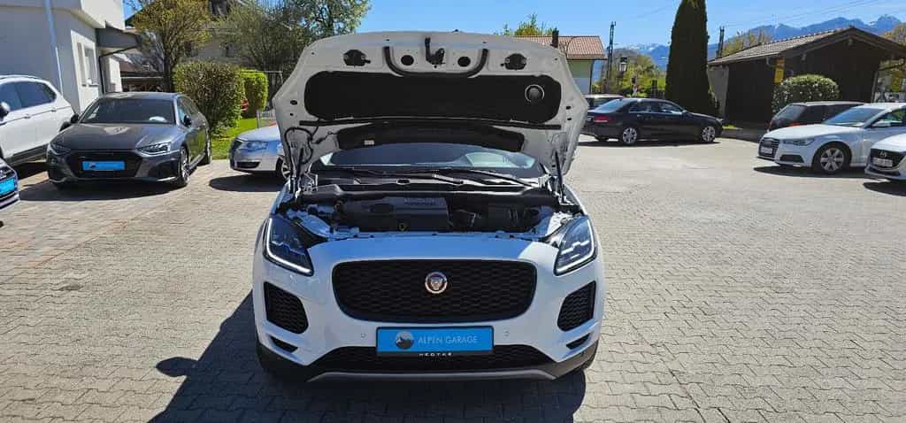 Jaguar E-Pace 03/2020-photo-47
