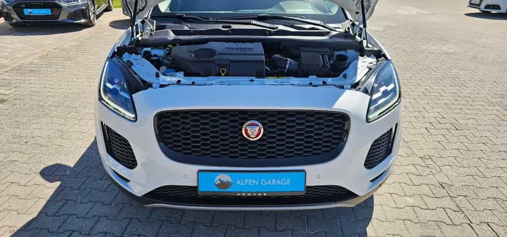 Jaguar E-Pace 03/2020-photo-48