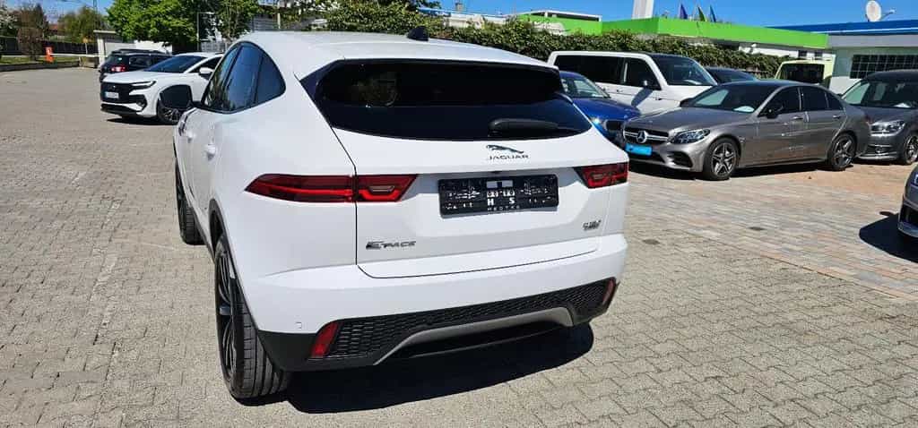 Jaguar E-Pace 03/2020-photo-5