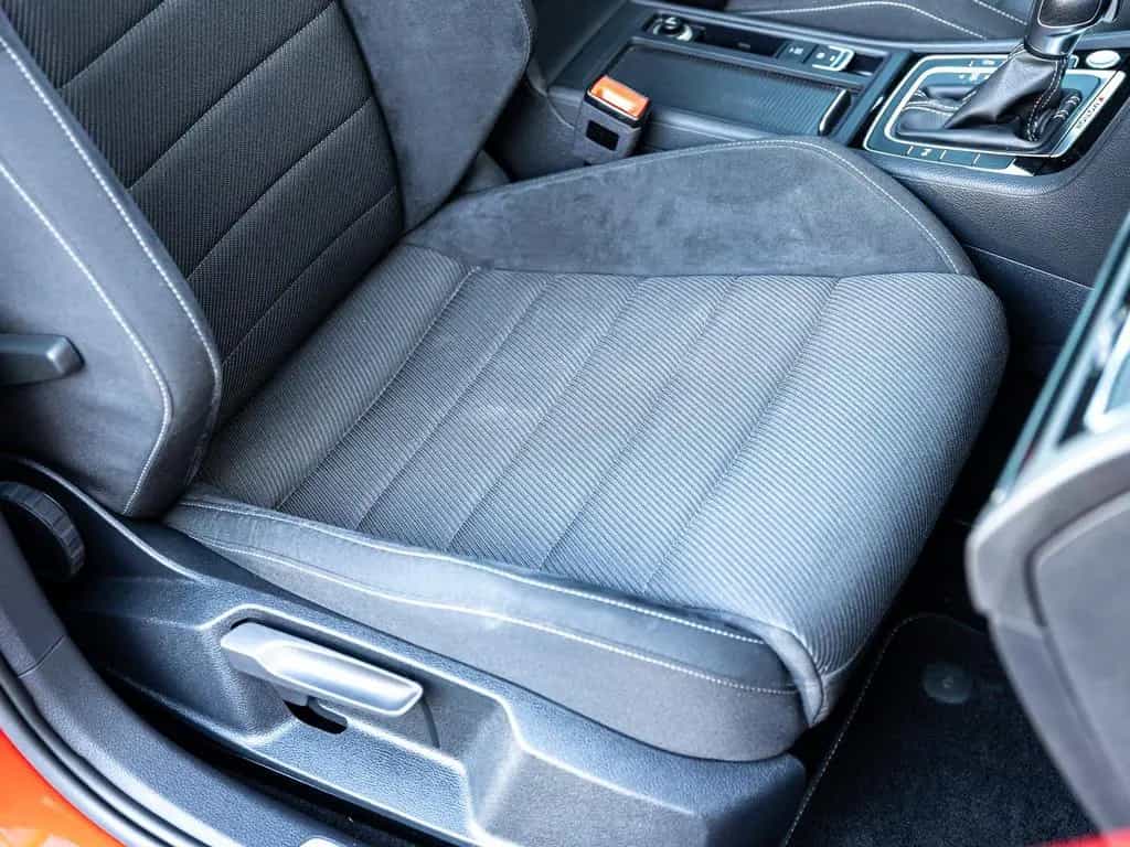 Volkswagen Golf R BMT/4Motion 2.0 TSI VC/PANO/CARPLAY/KAM. 10/2019-photo-27