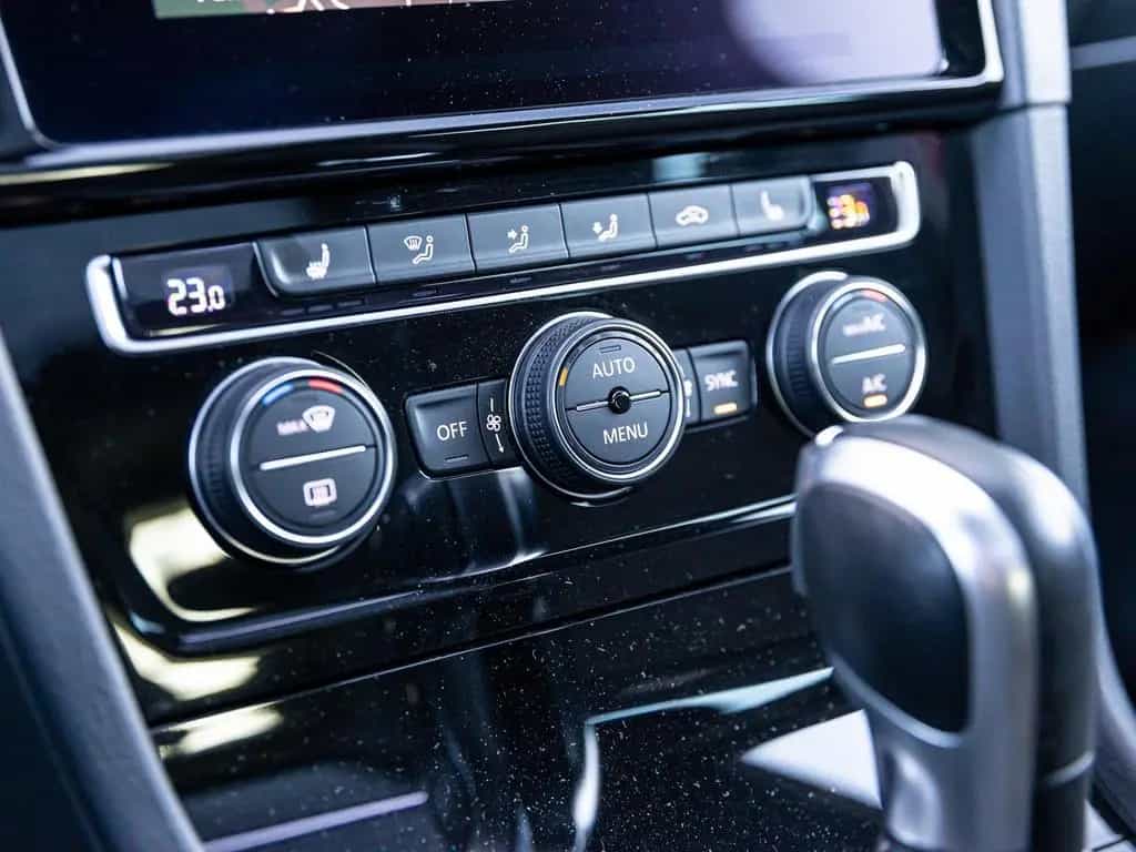 Volkswagen Golf R BMT/4Motion 2.0 TSI VC/PANO/CARPLAY/KAM. 10/2019-photo-33