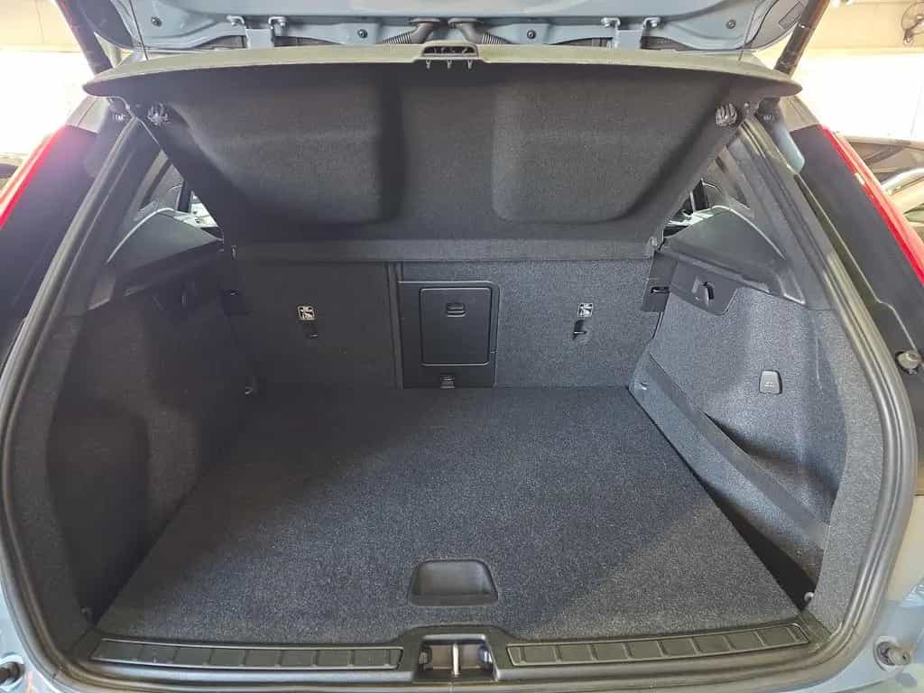 Volvo XC40 D3 Momentum Pro ACC BLIS Kamera LED Navi 08/2020-photo-13