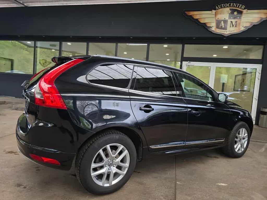Volvo XC 60 Automatik Summum 2WD LEDER/AHK/Navi/MEMORY 06/2017-photo-11