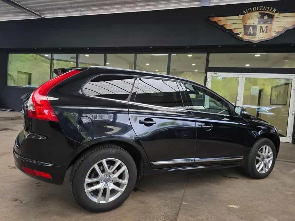 Volvo XC 60 Automatik Summum 2WD LEDER/AHK/Navi/MEMORY 06/2017-photo-12