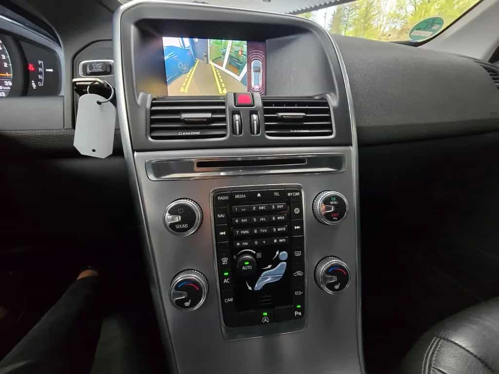 Volvo XC 60 Automatik Summum 2WD LEDER/AHK/Navi/MEMORY 06/2017-photo-21