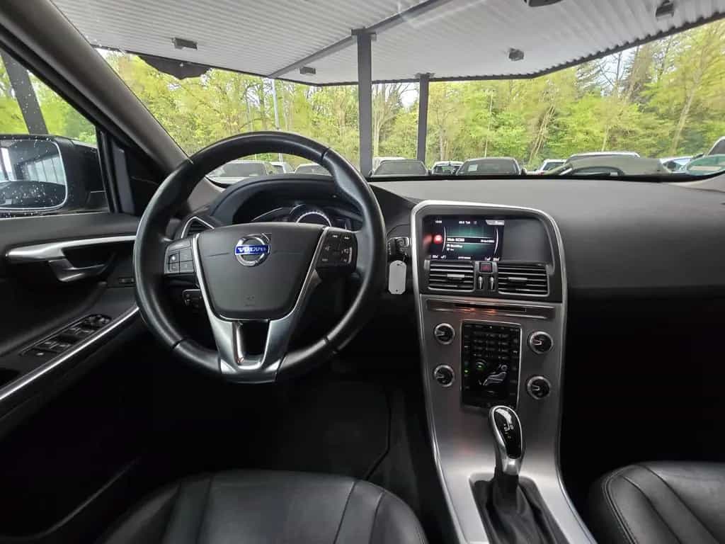 Volvo XC 60 Automatik Summum 2WD LEDER/AHK/Navi/MEMORY 06/2017-photo-24
