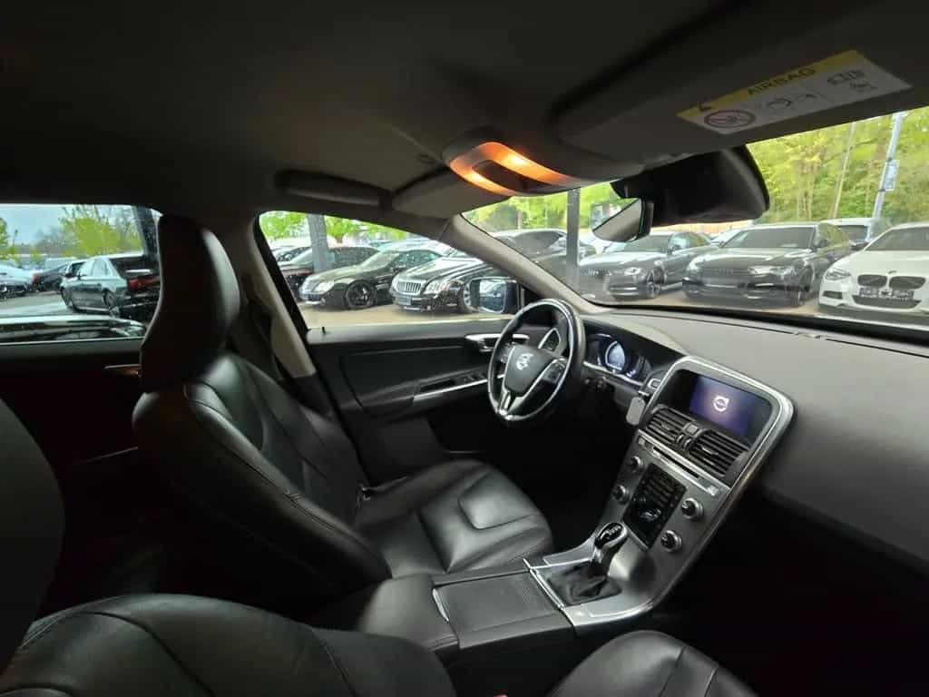 Volvo XC 60 Automatik Summum 2WD LEDER/AHK/Navi/MEMORY 06/2017-photo-27