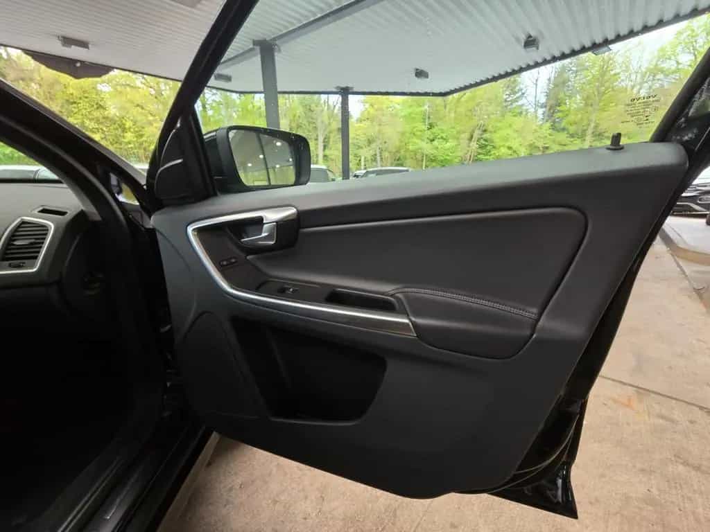 Volvo XC 60 Automatik Summum 2WD LEDER/AHK/Navi/MEMORY 06/2017-photo-30