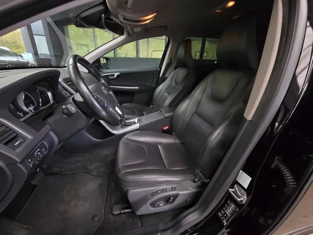 Volvo XC 60 Automatik Summum 2WD LEDER/AHK/Navi/MEMORY 06/2017-photo-33