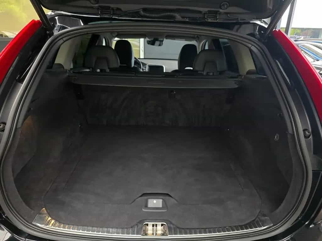 Volvo XC 60 Automatik Summum 2WD LEDER/AHK/Navi/MEMORY 06/2017-photo-41