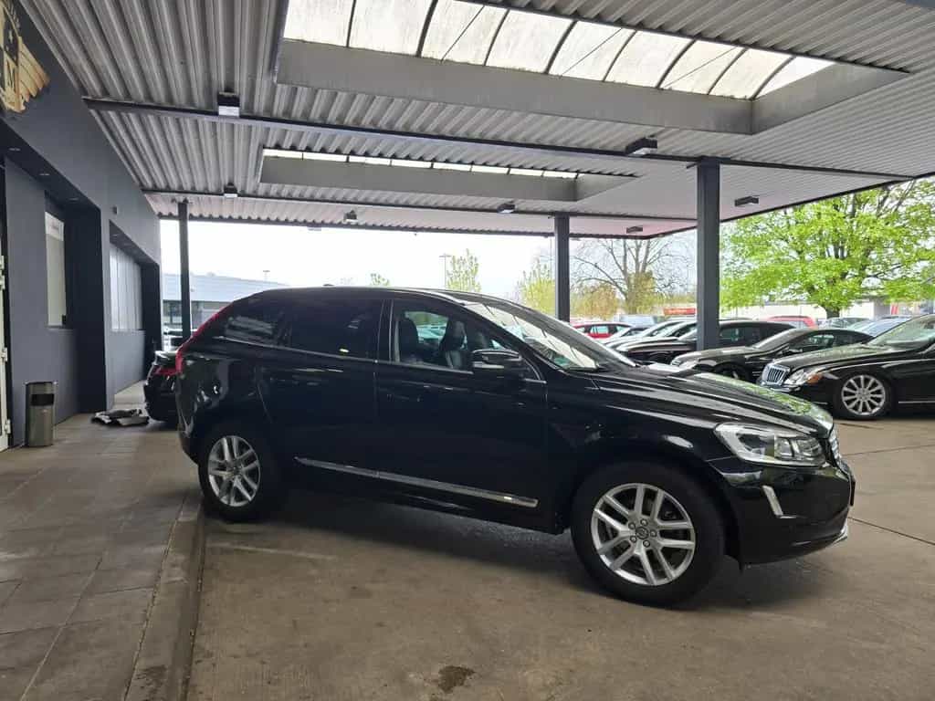 Volvo XC 60 Automatik Summum 2WD LEDER/AHK/Navi/MEMORY 06/2017-photo-8