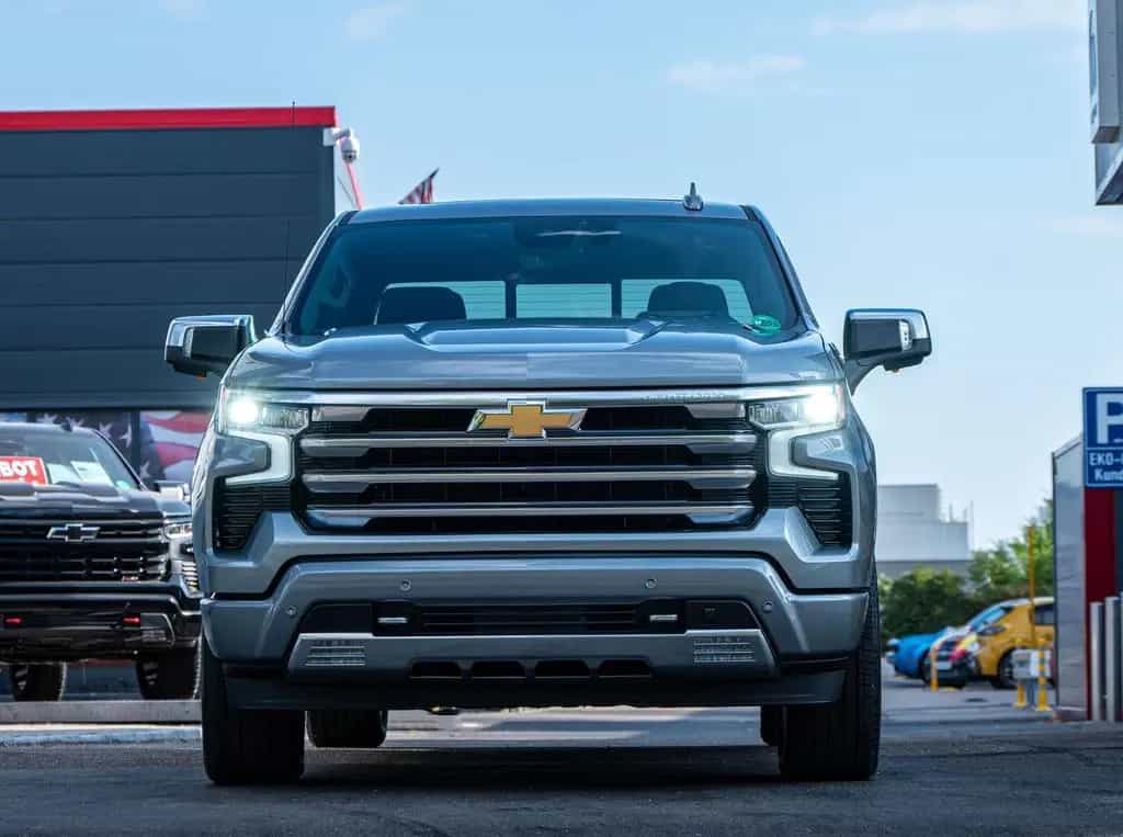 Chevrolet Silverado High Country 3,0l,360°,Abdeckung grati 05/2025-photo-1
