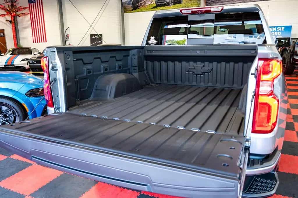 Chevrolet Silverado High Country 3,0l,360°,Abdeckung grati 05/2025-photo-11