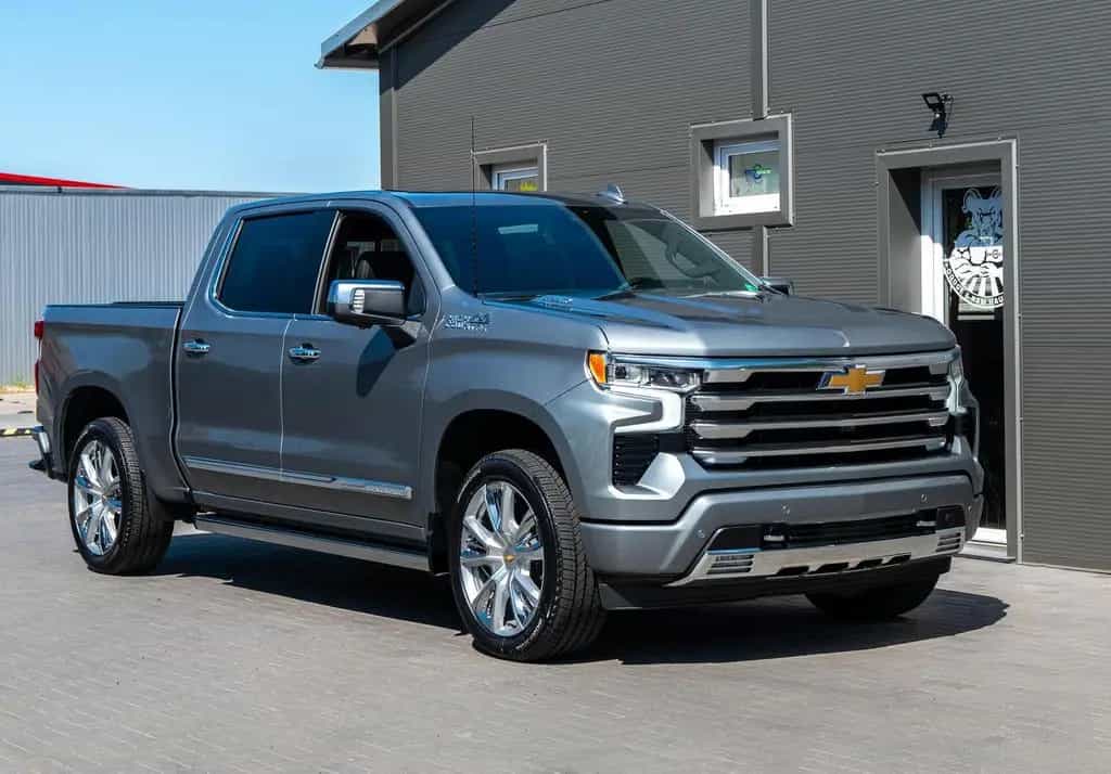 Chevrolet Silverado High Country 3,0l,360°,Abdeckung grati 05/2025-photo-2