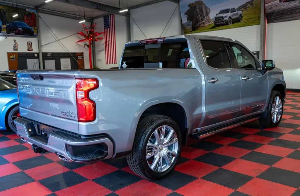 Chevrolet Silverado High Country 3,0l,360°,Abdeckung grati 05/2025-photo-6