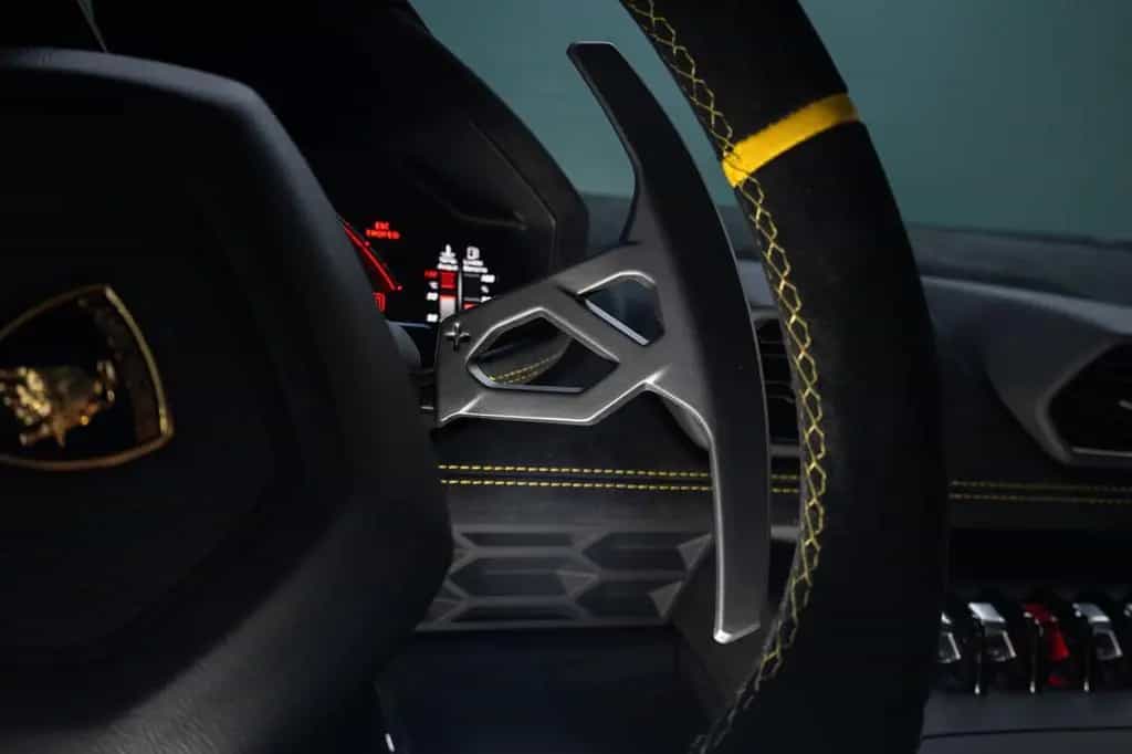 Lamborghini STO | 1st Hand | Serviced | Full PPF 04/2023-photo-21