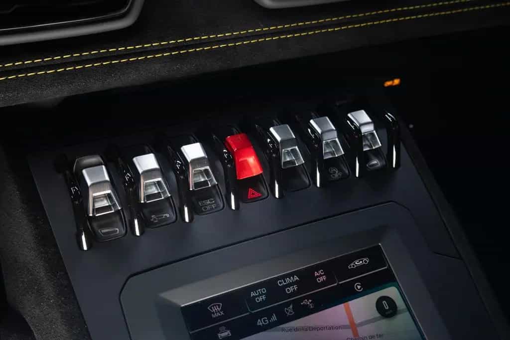 Lamborghini STO | 1st Hand | Serviced | Full PPF 04/2023-photo-24