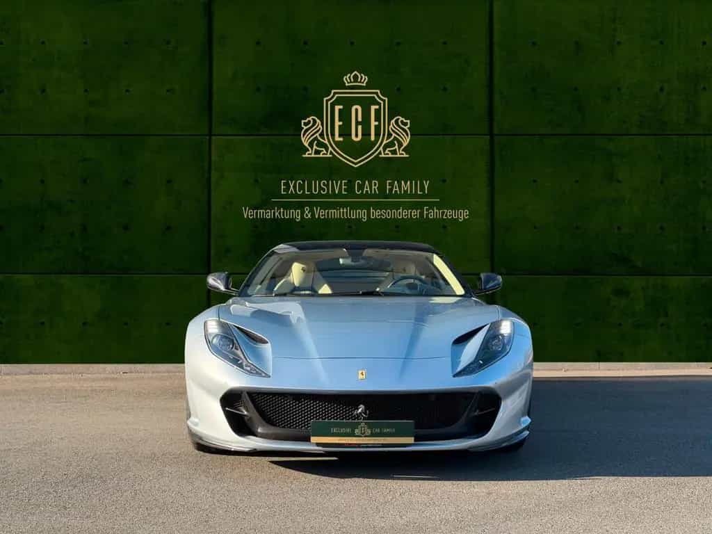 Ferrari 812 Superfast - deut. - Carbon - Grigio Alloy 07/2019-photo-1
