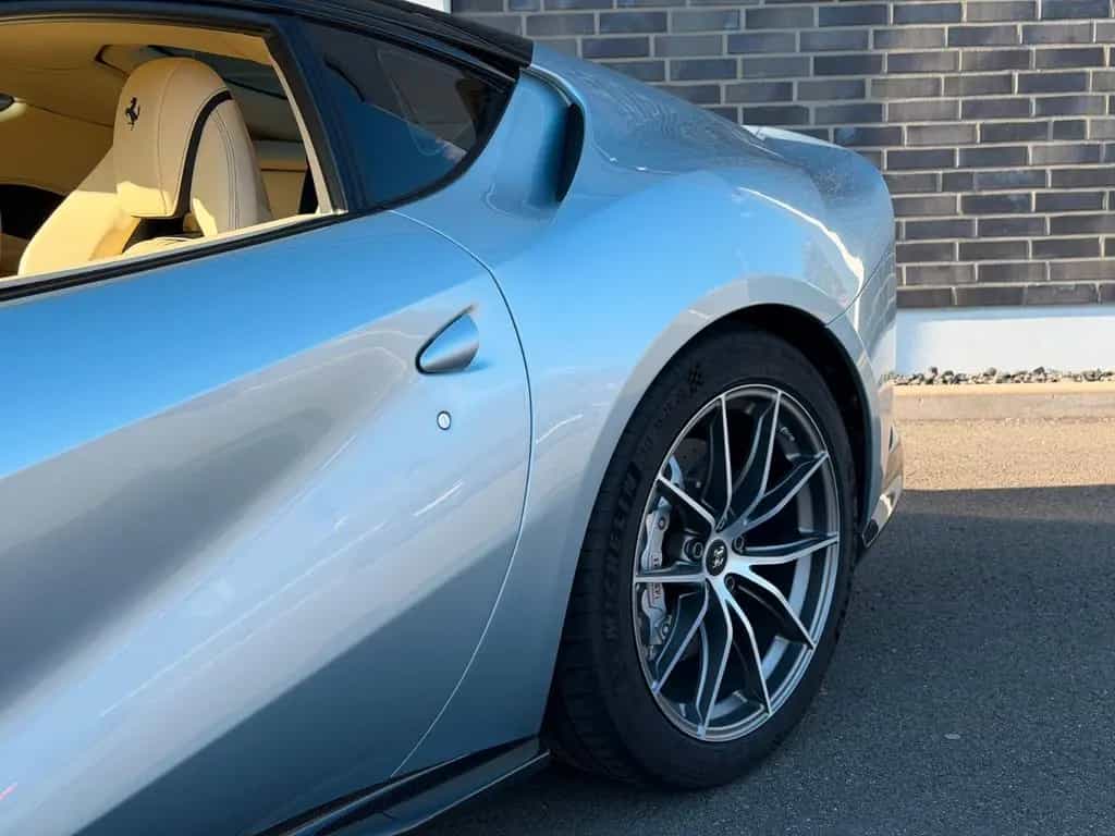Ferrari 812 Superfast - deut. - Carbon - Grigio Alloy 07/2019-photo-10
