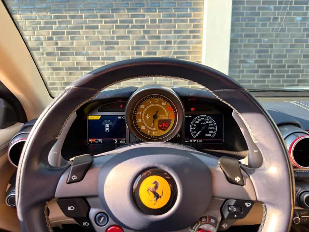 Ferrari 812 Superfast - deut. - Carbon - Grigio Alloy 07/2019-photo-15