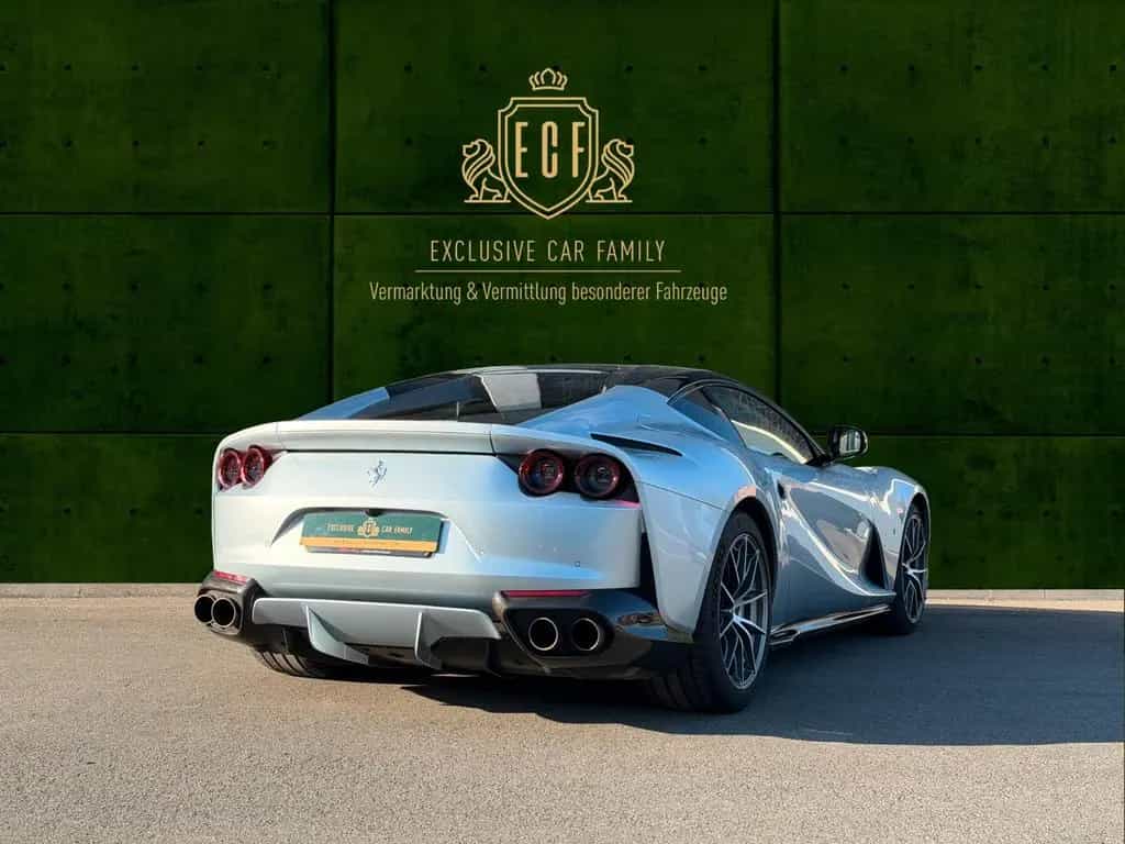 Ferrari 812 Superfast - deut. - Carbon - Grigio Alloy 07/2019-photo-5