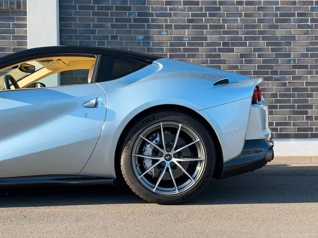 Ferrari 812 Superfast - deut. - Carbon - Grigio Alloy 07/2019-photo-7