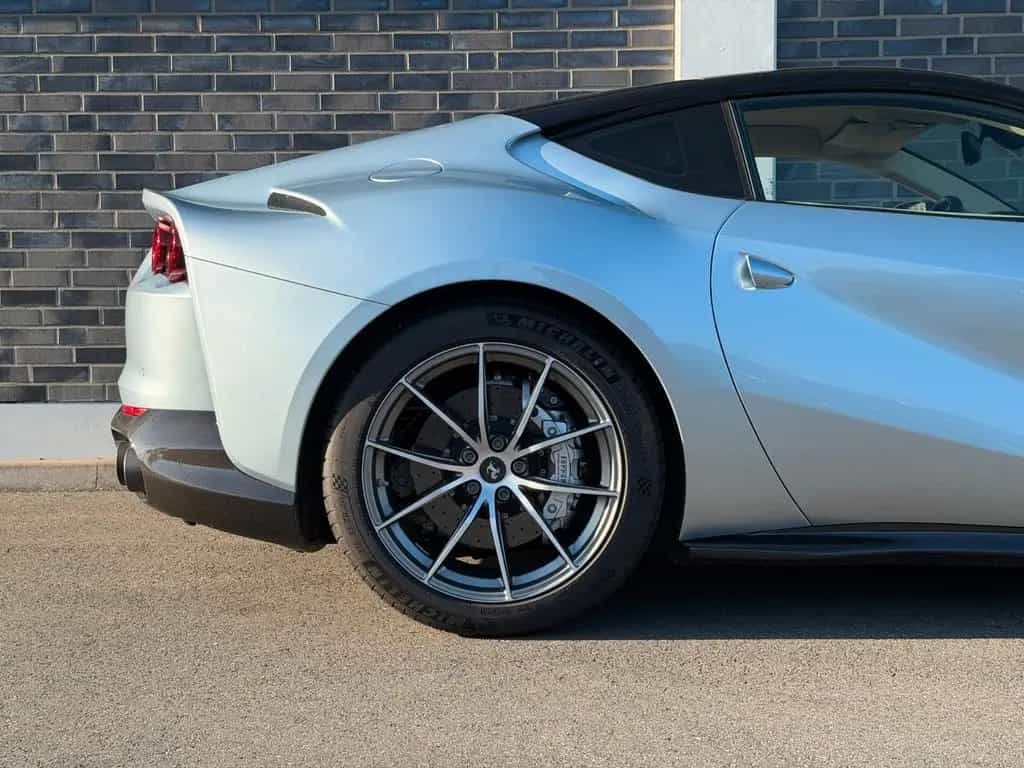 Ferrari 812 Superfast - deut. - Carbon - Grigio Alloy 07/2019-photo-8