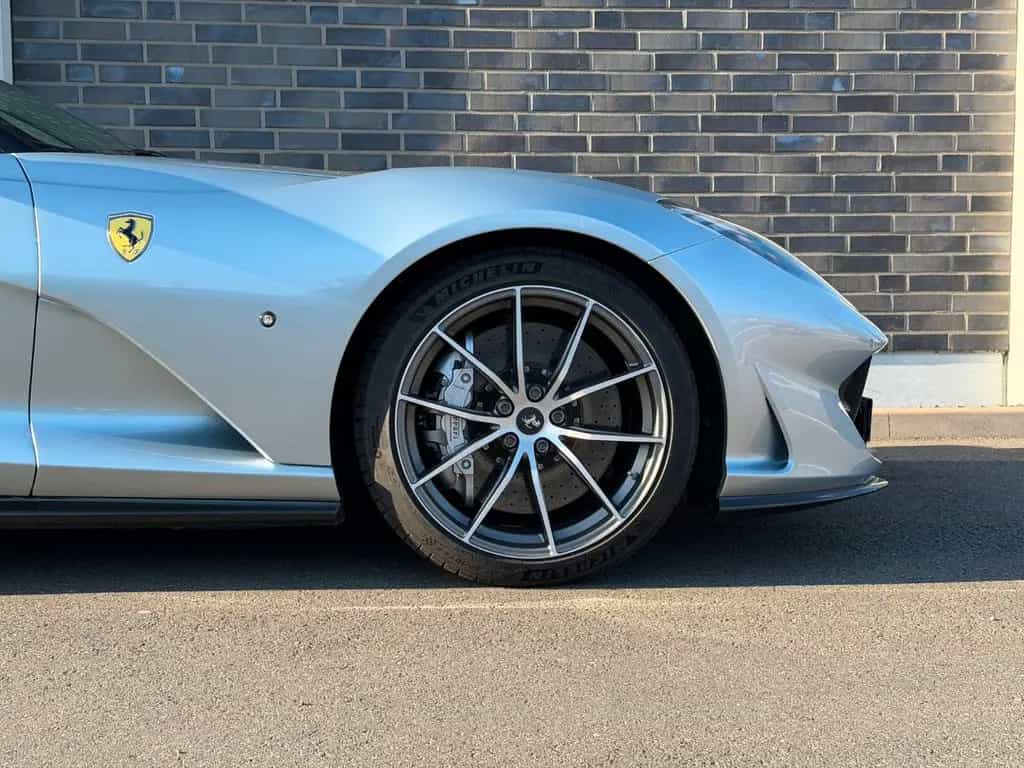 Ferrari 812 Superfast - deut. - Carbon - Grigio Alloy 07/2019-photo-9