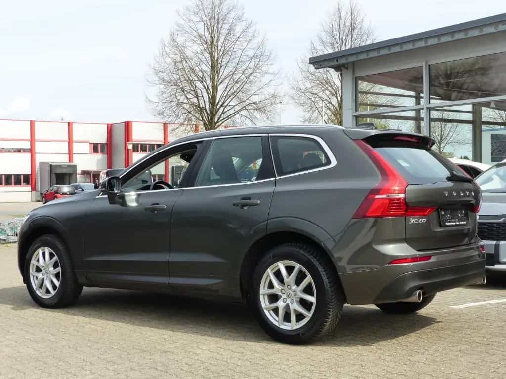 Volvo XC60 Momentum Pro 2WD Leder+AHK+LED+Cam+Sound 01/2020-photo-1