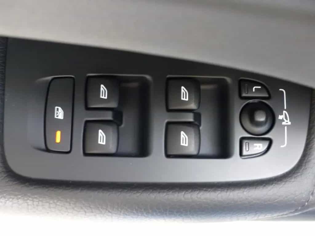 Volvo XC60 Momentum Pro 2WD Leder+AHK+LED+Cam+Sound 01/2020-photo-10
