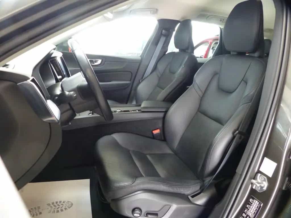 Volvo XC60 Momentum Pro 2WD Leder+AHK+LED+Cam+Sound 01/2020-photo-13