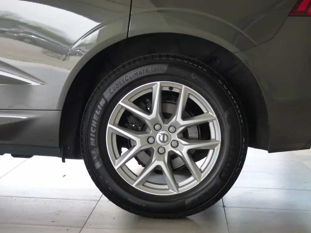 Volvo XC60 Momentum Pro 2WD Leder+AHK+LED+Cam+Sound 01/2020-photo-6