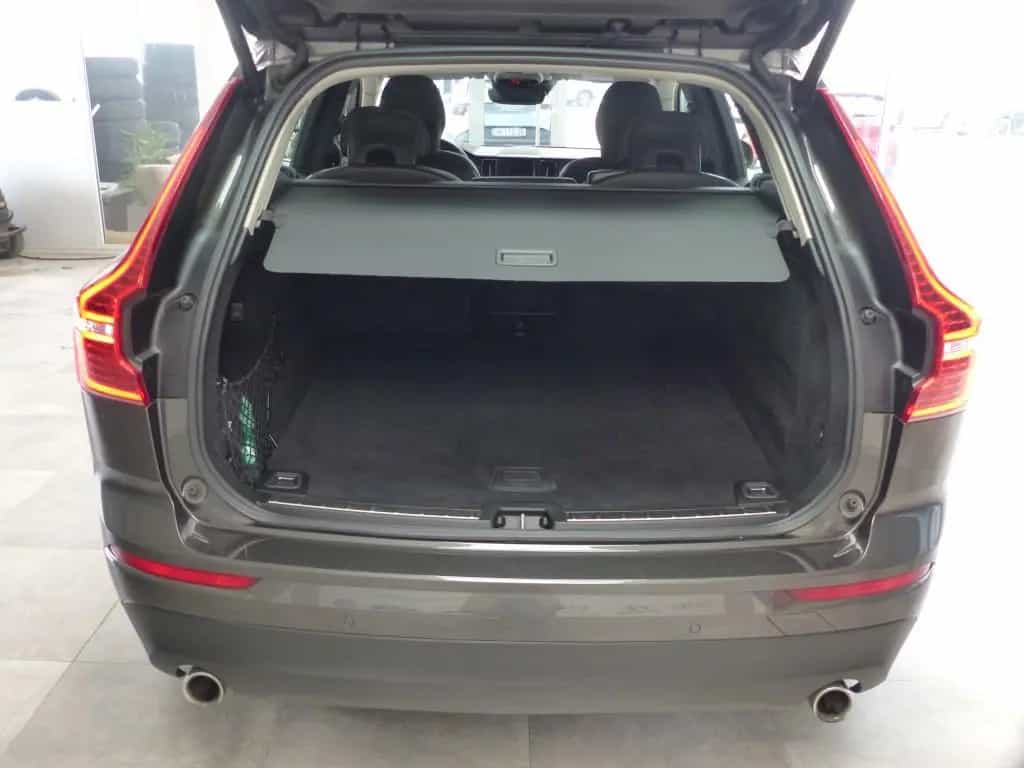 Volvo XC60 Momentum Pro 2WD Leder+AHK+LED+Cam+Sound 01/2020-photo-7