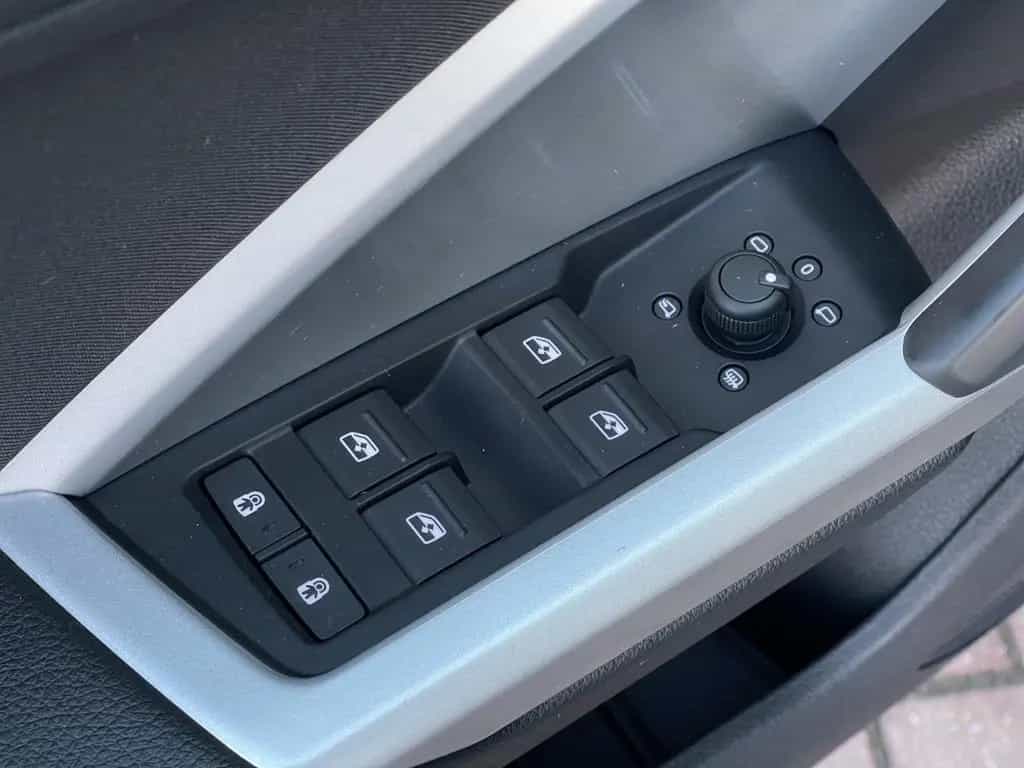 Audi Q3 35 2,0 TDI AUTOM. NAVI LED VIRTUAL GARANTIE 08/2022-photo-36