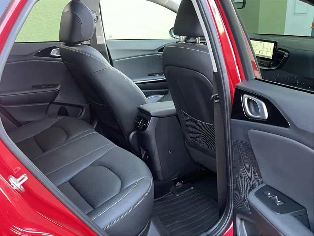 Kia XCeed Platinum 1,5 Edition AUTOM. PANOR. KIA-GAR 11/2022-photo-17