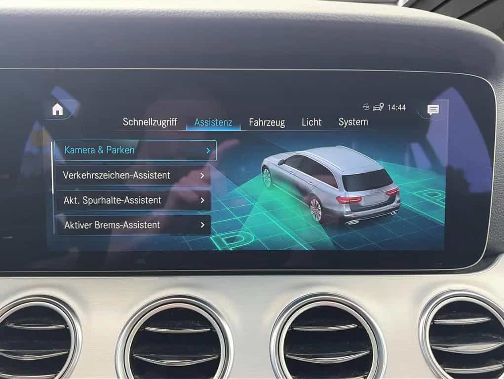 Mercedes-Benz E 300 e*LED High*Schiebedach*Fahrassistenz-Paket 03/2022-photo-29