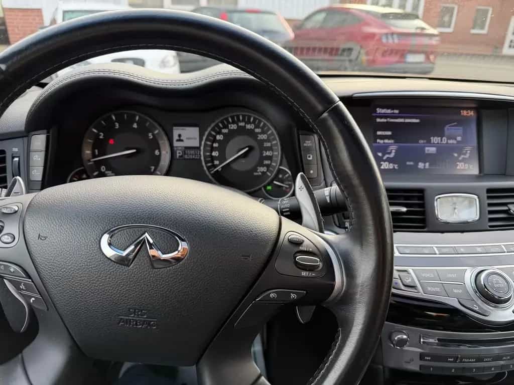 Infiniti Q70 3.0d V6 GT 04/2015-photo-11