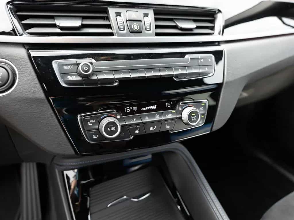 BMW X1 sDrive 18i M-Sport LED NAVI SHZ PDC KEYLESS 02/2019-photo-18
