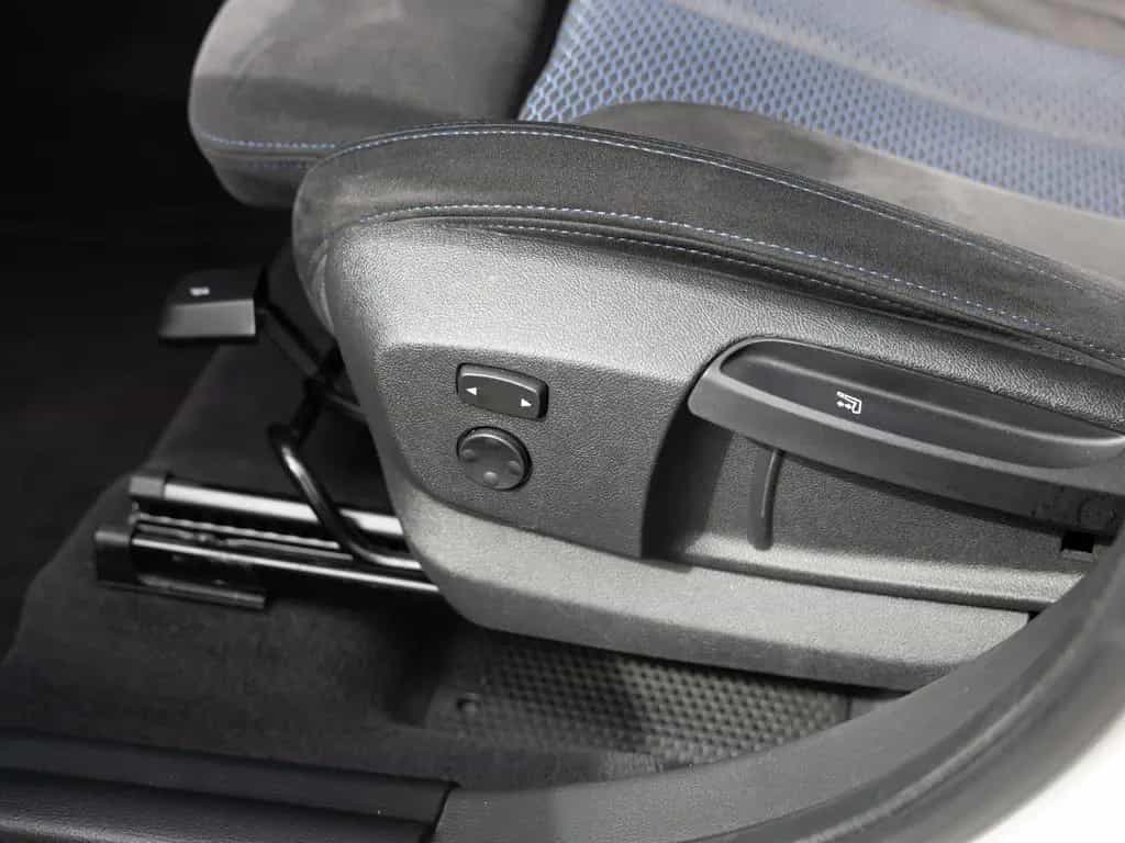 BMW X1 sDrive 18i M-Sport LED NAVI SHZ PDC KEYLESS 02/2019-photo-26